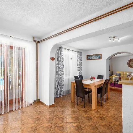 Amazing Home In Svetvincenat With Wifi * Svetvincenat