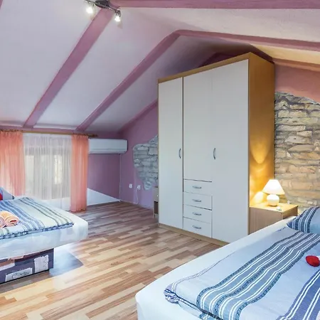 Amazing Home In Svetvincenat With Wifi * Svetvincenat