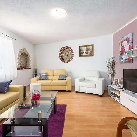 Amazing Home In Svetvincenat With Wifi Holiday home