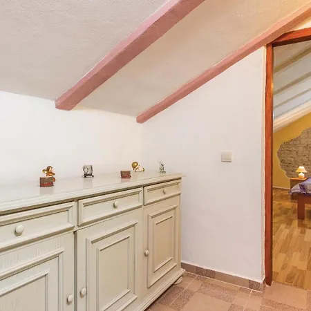 Amazing Home In Svetvincenat With Wifi