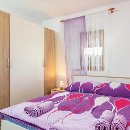 Amazing Home In Svetvincenat With Wifi