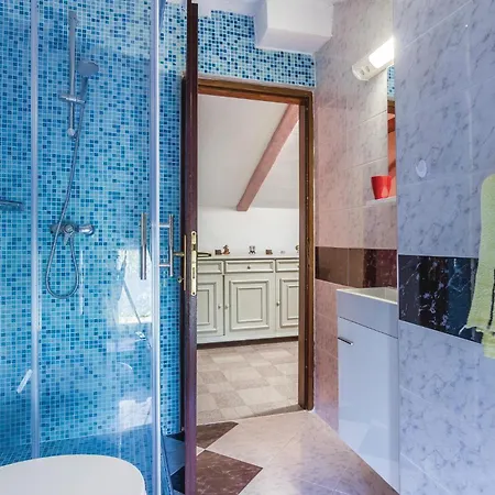 Stunning Home In Svetvincenat Nyaraló *