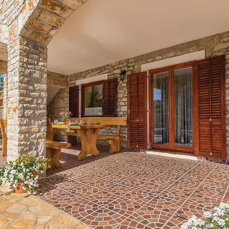 Stunning Home In Svetvincenat * Svetvincenat